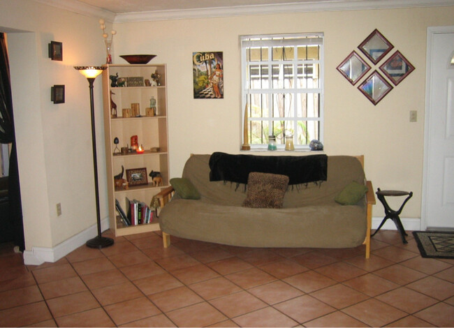 3149 McDonald St in Miami, FL - Building Photo - Building Photo