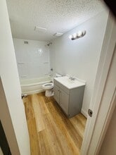 Riverside Apartments of Metairie in Metairie, LA - Building Photo - Building Photo