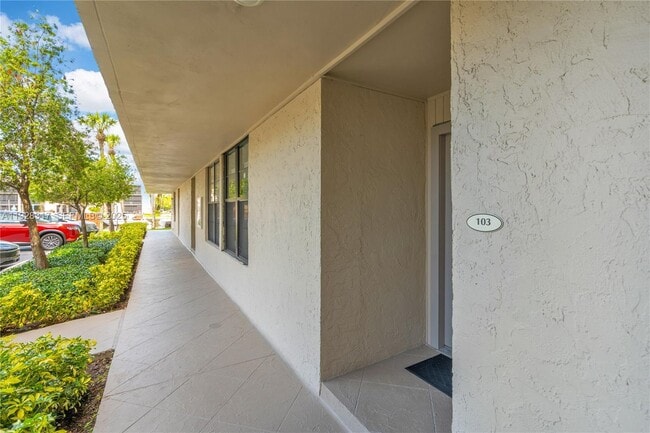 12 Royal Palm Way in Boca Raton, FL - Building Photo - Building Photo
