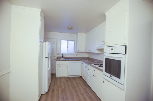 621 Grand Fir Ave, Unit 2