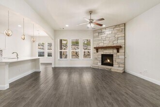 2304 Arroyo Grande in Leander, TX - Foto de edificio - Building Photo