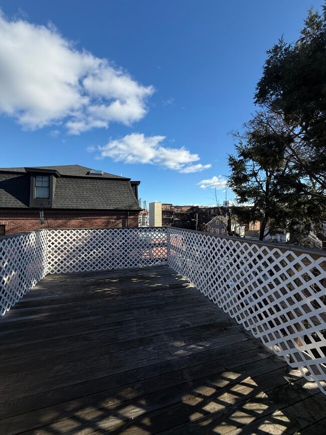 39 Beacon St, Unit 3 in Chelsea, MA - Foto de edificio - Building Photo