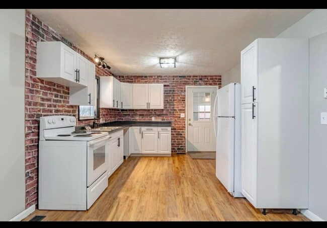 505 W Walnut St in Leitchfield, KY - Building Photo - Building Photo