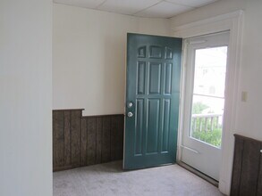 108 S Main St, Unit apt A in Oakfield, WI - Building Photo - Building Photo