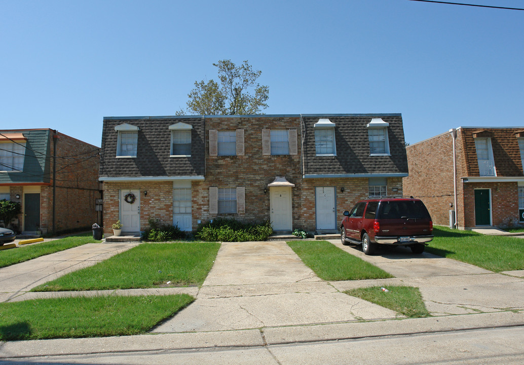 2112 Richland Ave in Metairie, LA - Building Photo