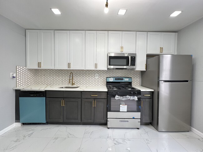 105 Brown Pl, Unit 3