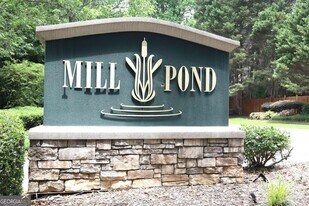 308 Mill Pond Ct SE in Smyrna, GA - Building Photo