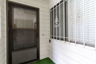 3329 NE 162nd Ave in Portland, OR - Building Photo - Building Photo