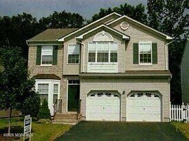 24 Osprey Ct in Marlboro, NJ - Building Photo