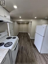 1065 Ouellette Ave in Windsor, ON - Building Photo - Building Photo