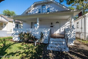 925 W Evelyn Ave in Louisville, KY - Building Photo