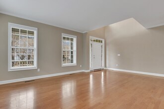 924 Bentbury Way in Cary, NC - Building Photo - Building Photo