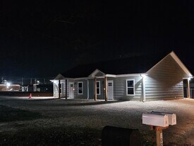 100 Cook St in Arp, TX - Building Photo