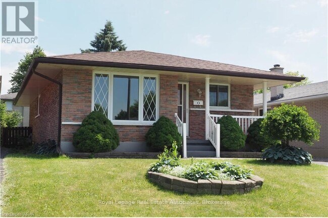 86 Overlea Crescent in Kitchener, ON - Building Photo - Building Photo