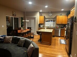 14020 34th Dr SE in Mill Creek, WA - Foto de edificio - Building Photo