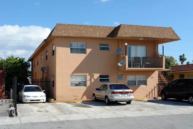 55 W 28th St in Hialeah, FL - Foto de edificio - Building Photo