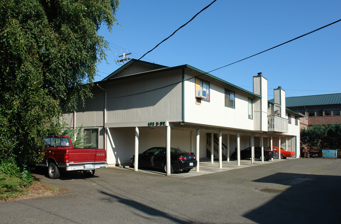 102 D St SW in Tumwater, WA - Building Photo