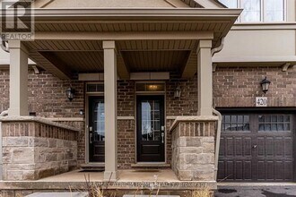 420 Belcourt Cmn in Oakville, ON - Building Photo - Building Photo