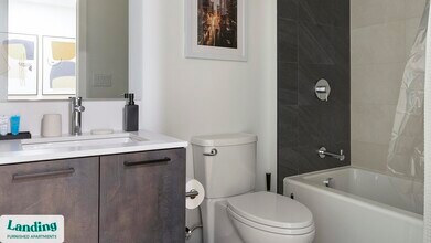 632 Howard Rd SE, Unit 332 in Washington, DC - Foto de edificio - Building Photo