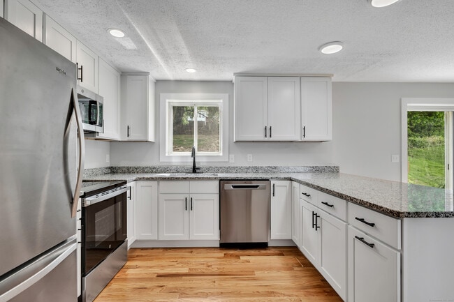 103 Sprucedale Dr in Waterbury, CT - Building Photo - Building Photo