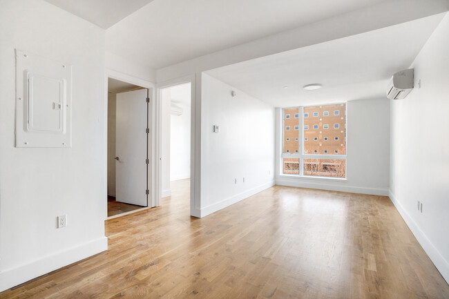 782 New York Ave in Brooklyn, NY - Building Photo - Building Photo