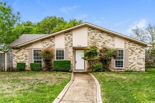 7418 Emory Oak Ln in Dallas, TX - Building Photo