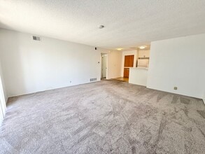 2225 Glenneyre St in Laguna Beach, CA - Building Photo - Building Photo