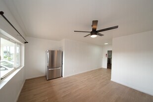 99-060 Nalopaka Pl in Aiea, HI - Building Photo