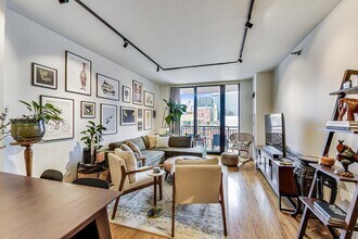 330 N Jefferson St, Unit 903 in Chicago, IL - Building Photo - Building Photo