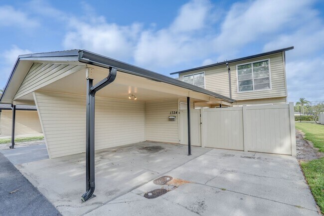property at 1724 Townhall Ln