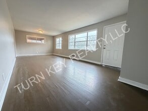 908 5 Mile Rd in Birmingham, AL - Foto de edificio - Building Photo