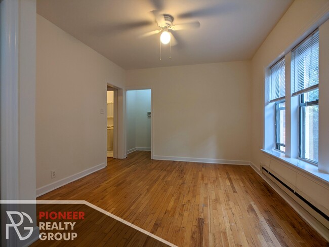 3817 N Fremont St, Unit W2 in Chicago, IL - Building Photo - Building Photo