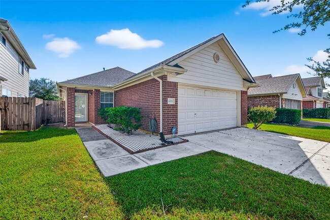 14235 Stone Cottage Ln in Houston, TX - Building Photo - Building Photo