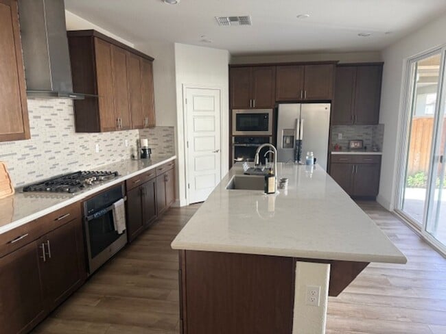 5931 Vantage St in Sacramento, CA - Building Photo - Building Photo