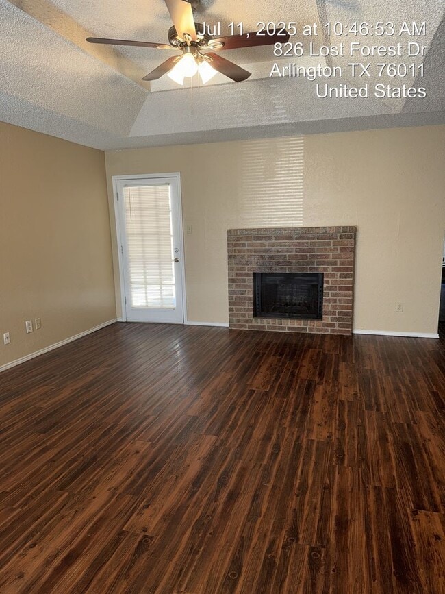 828 Lost Forest Dr in Arlington, TX - Building Photo - Building Photo