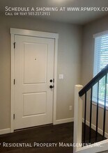 14075 SW Compass Dr in Beaverton, OR - Building Photo - Building Photo