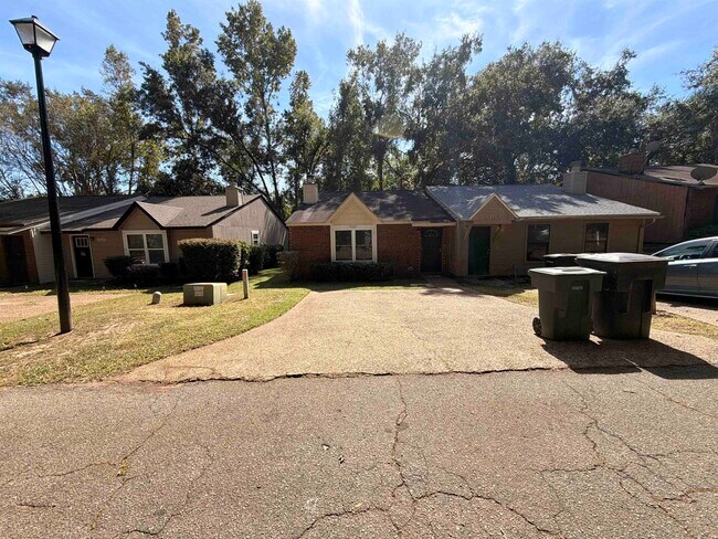 2231 Treeo Ln in Tallahassee, FL - Building Photo - Building Photo