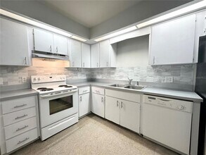 101 Lake Hunter Dr in Lakeland, FL - Building Photo - Building Photo