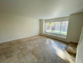 1128 Okapi Ln in Ventura, CA - Building Photo - Building Photo