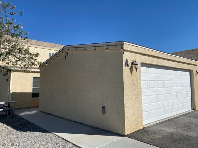 property at 2101 E Ambush St