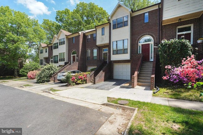 6633 Westbury Oaks Ct in Springfield, VA - Building Photo - Building Photo