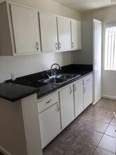 Shamrock Apartments in Downey, CA - Foto de edificio - Building Photo