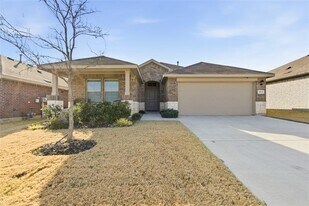 3613 Ridgeway Ln in Lantana, TX - Building Photo