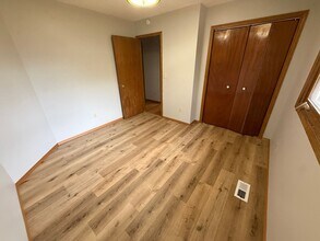 2601 S Ascot Ave in Sioux Falls, SD - Building Photo - Building Photo