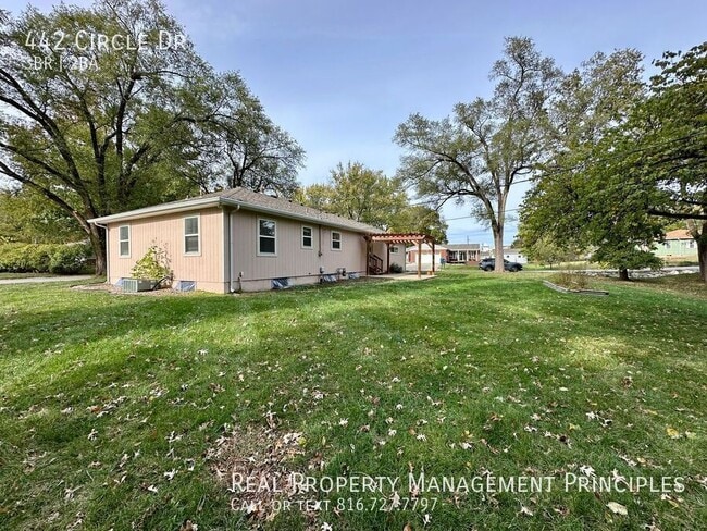 442 Circle Dr in Liberty, MO - Building Photo - Building Photo