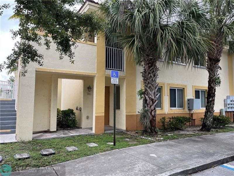 6255 SW 47th Manor in Davie, FL - Building Photo