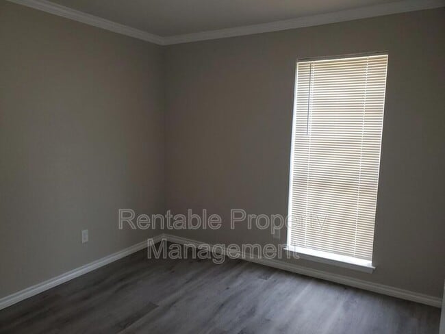 property at 325 Boulder Ct