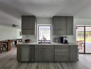 900 Crestwood Rd in Englewood, FL - Building Photo - Building Photo