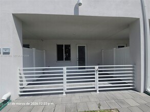 10250 NW 66th St in Doral, FL - Building Photo - Building Photo