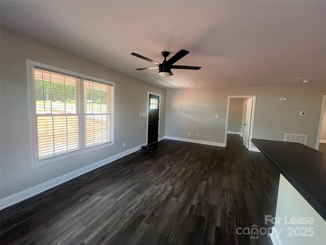 2775 S US 321 Hwy in Newton, NC - Building Photo - Building Photo